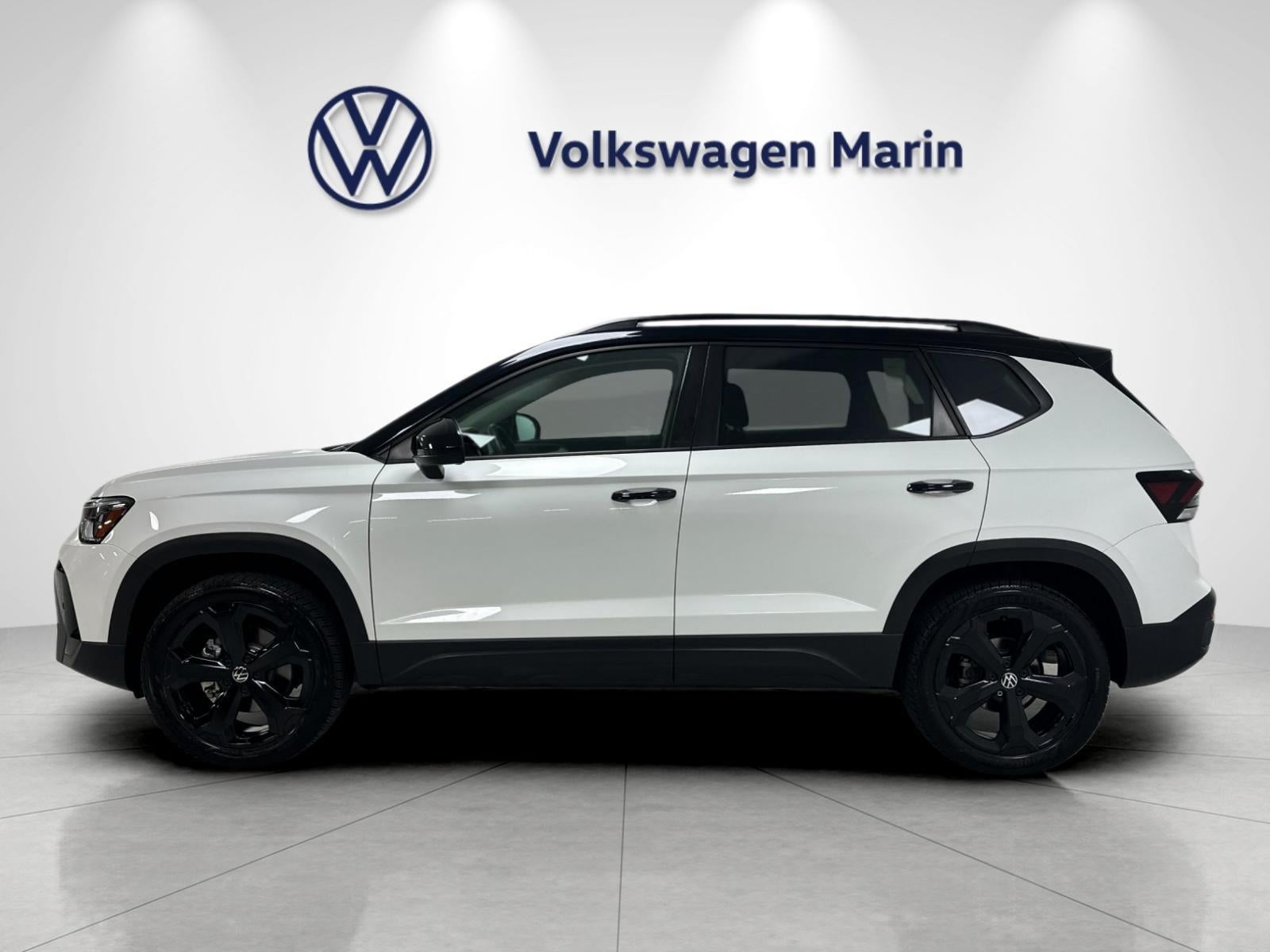 2025 Volkswagen Taos SE Black