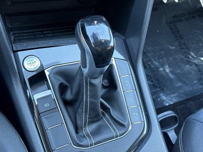 2025 Volkswagen Taos SE Black