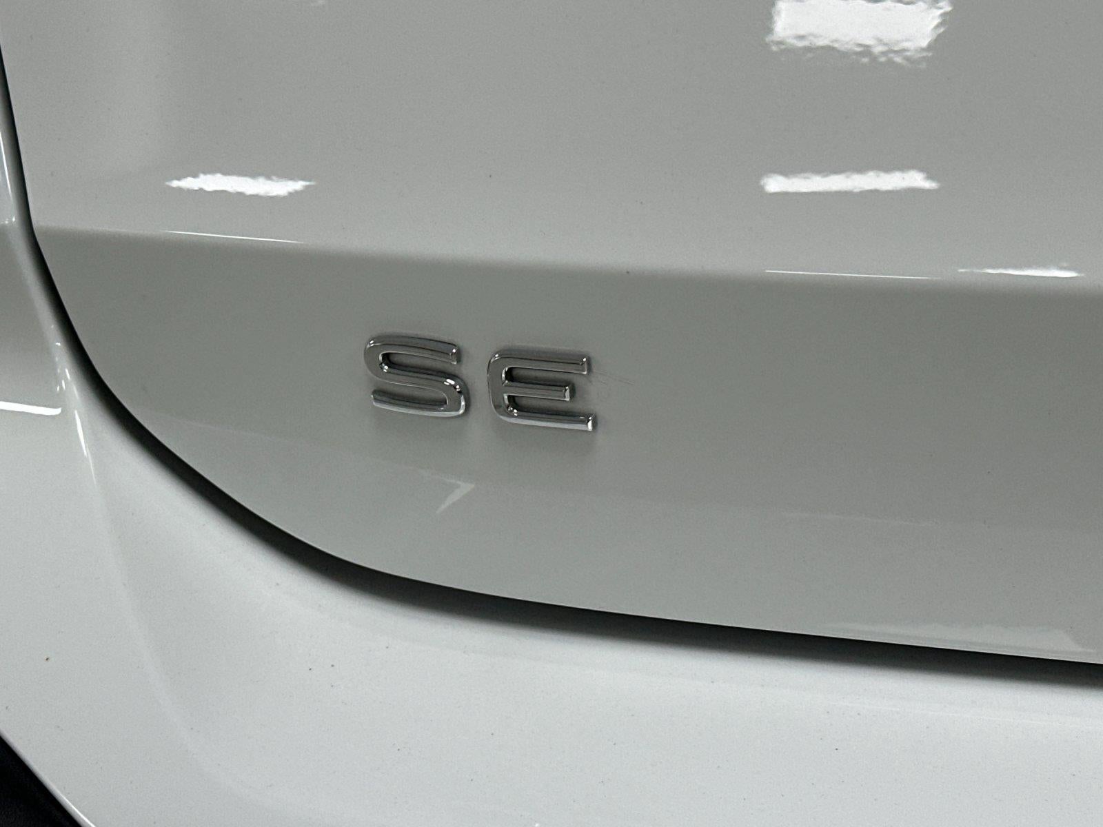 2025 Volkswagen Taos SE Black