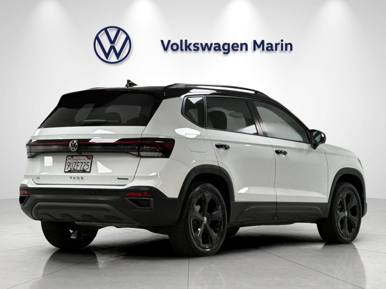 2025 Volkswagen Taos SE Black
