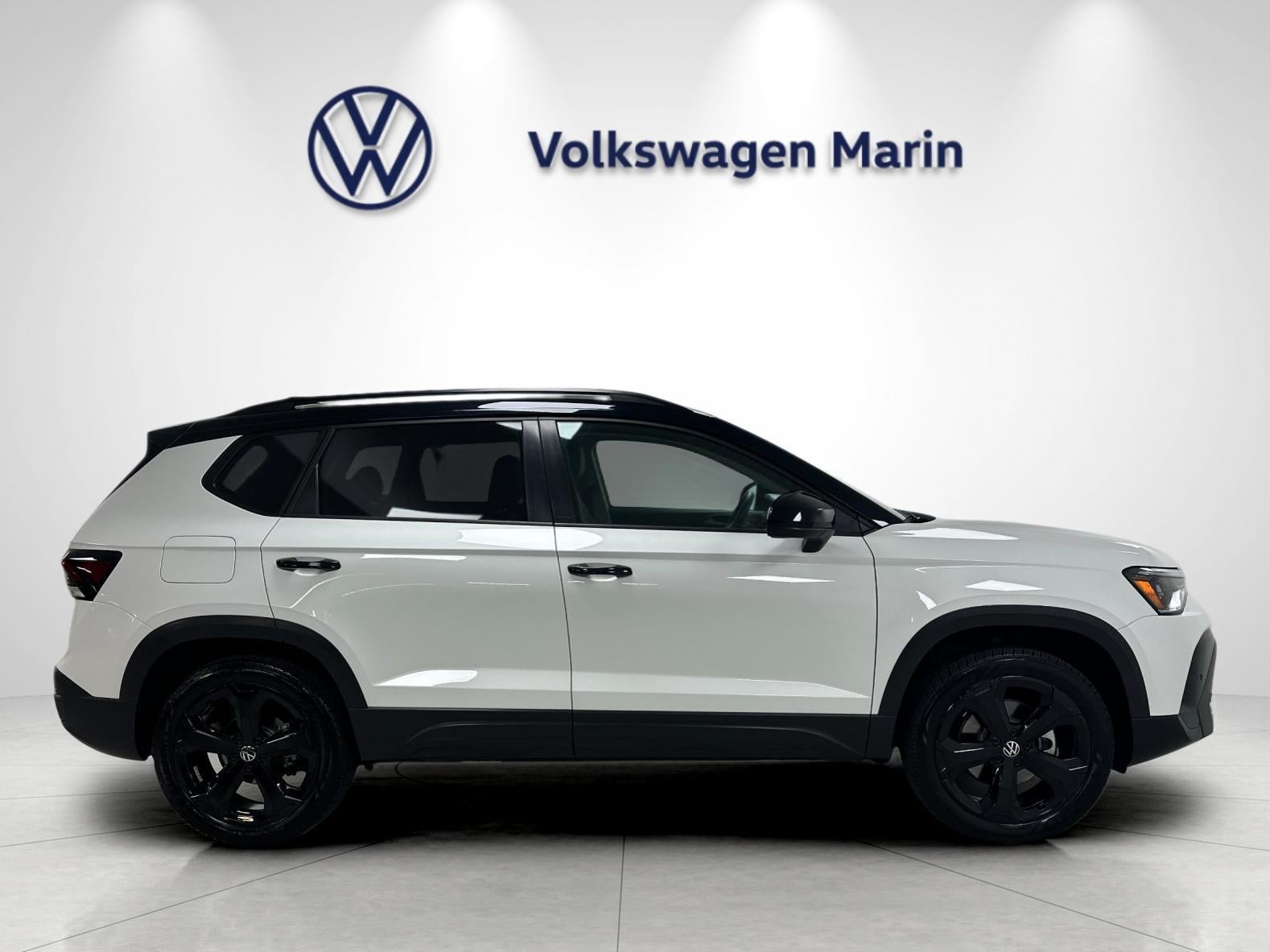 2025 Volkswagen Taos SE Black