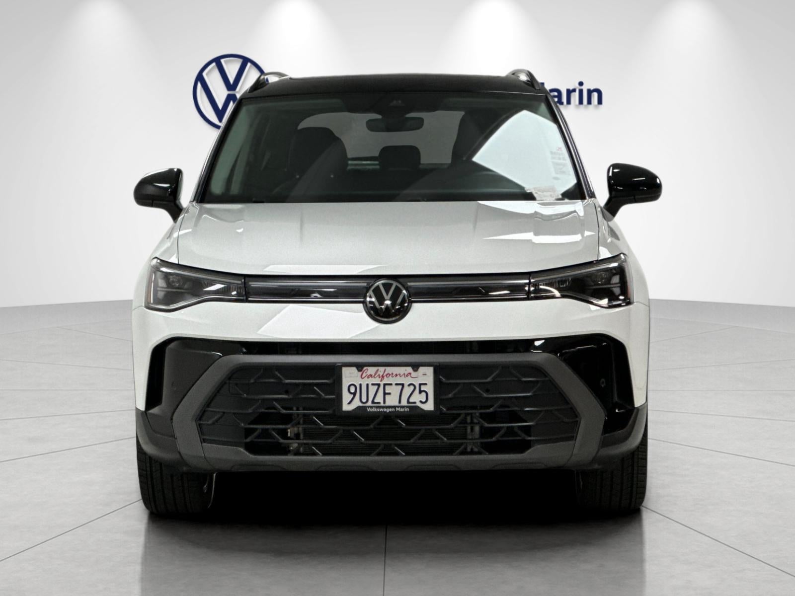 2025 Volkswagen Taos SE Black