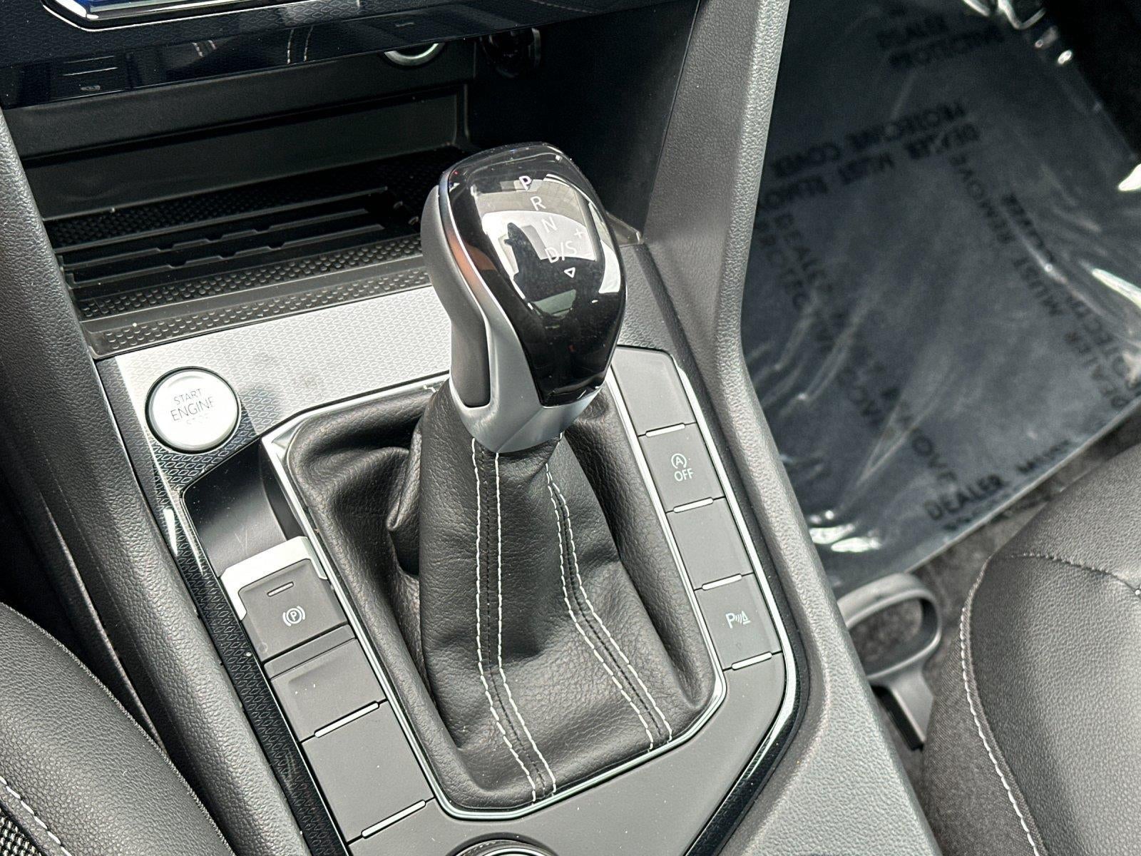 2026 Volkswagen Taos SE Black