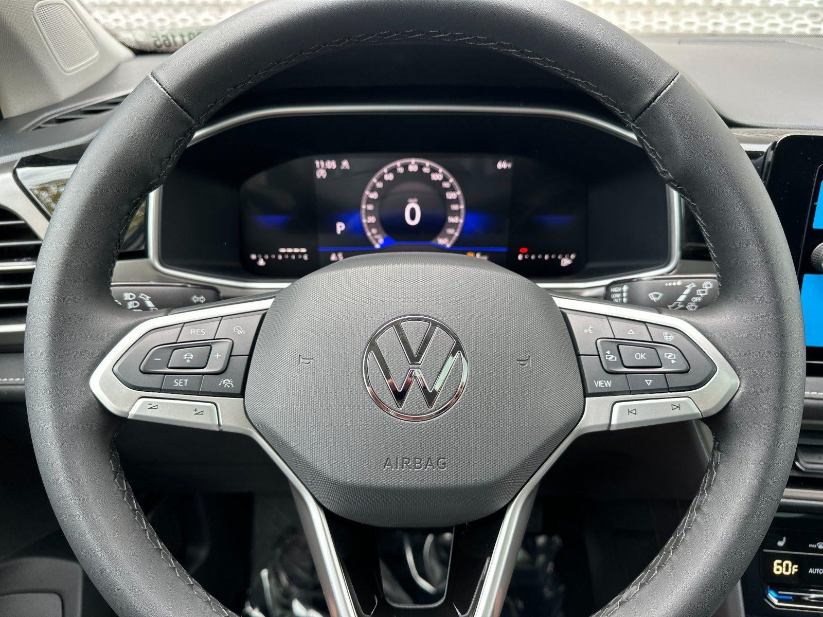 2026 Volkswagen Taos SE Black