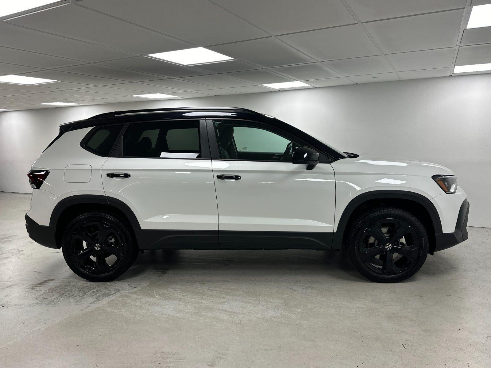 2026 Volkswagen Taos SE Black