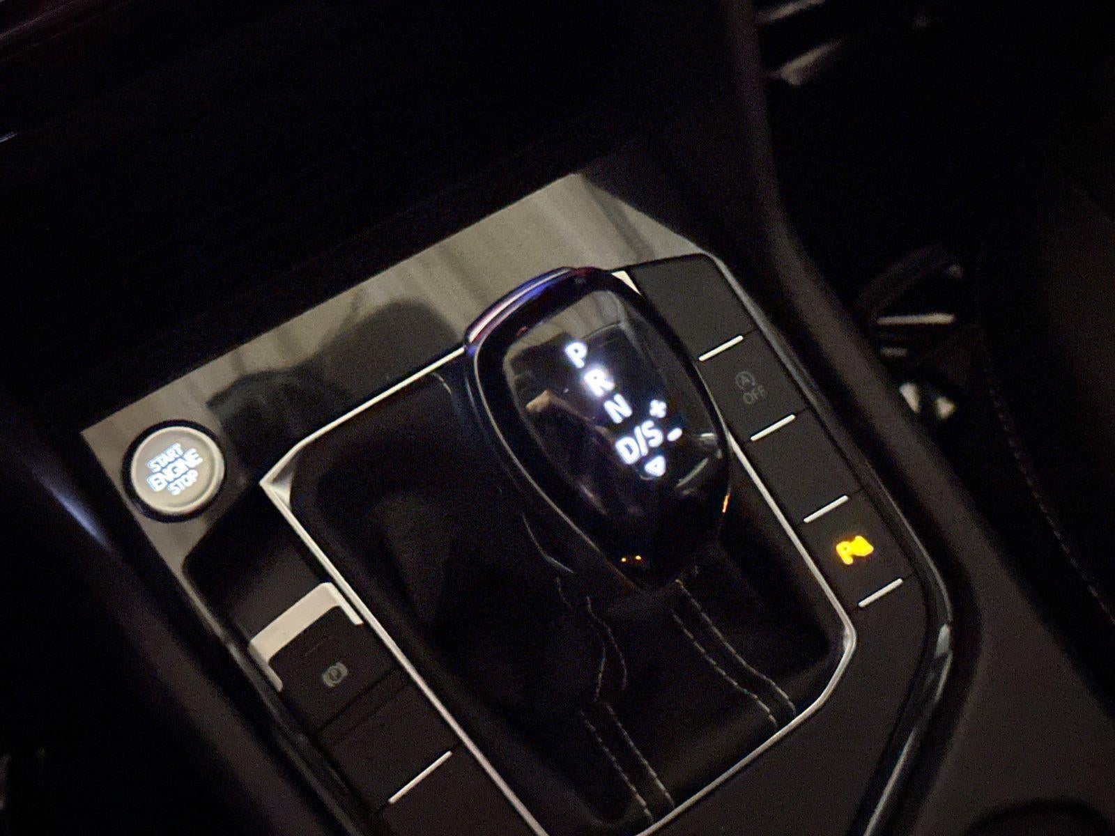 2026 Volkswagen Taos SEL