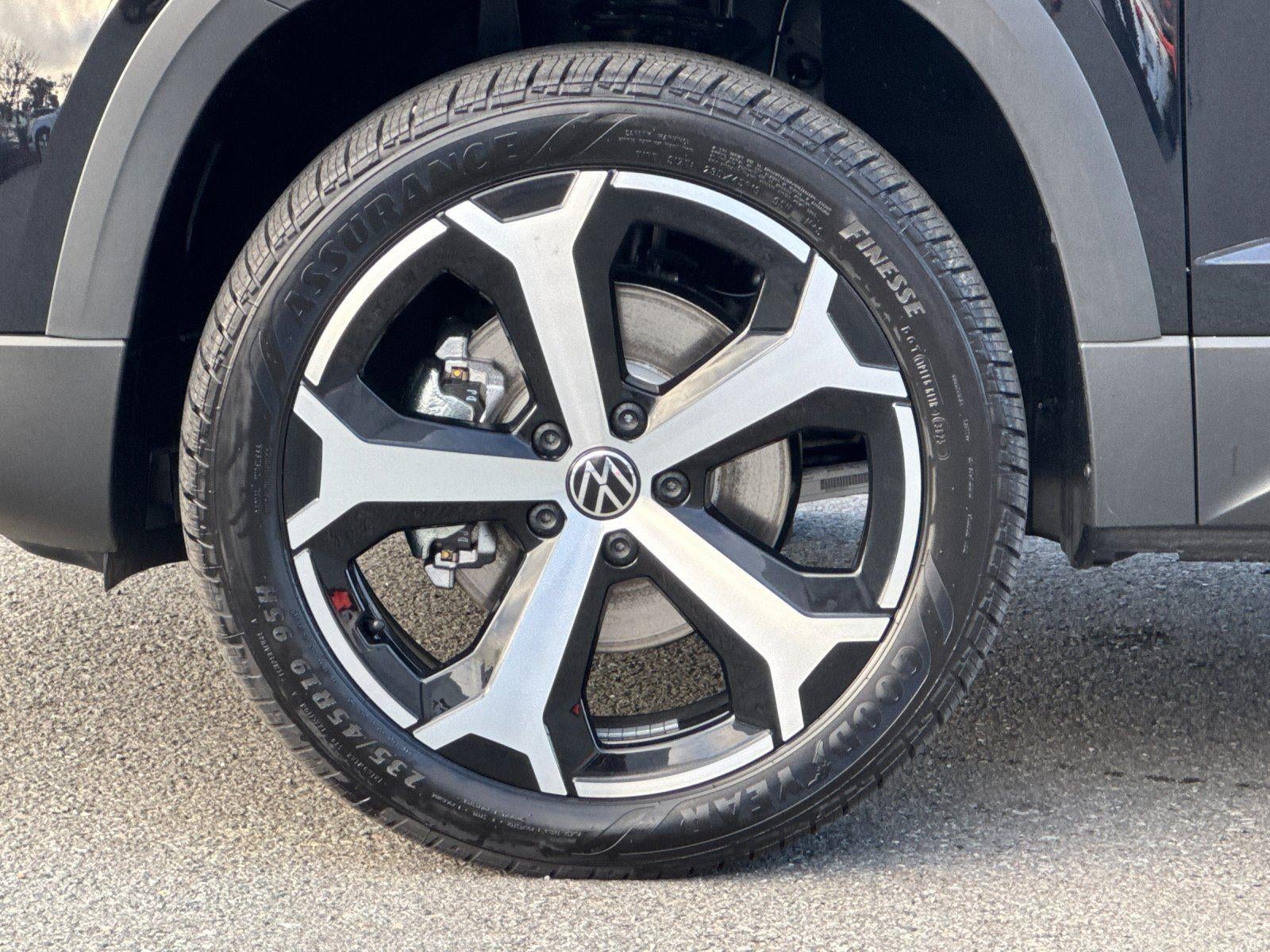 2026 Volkswagen Taos SEL