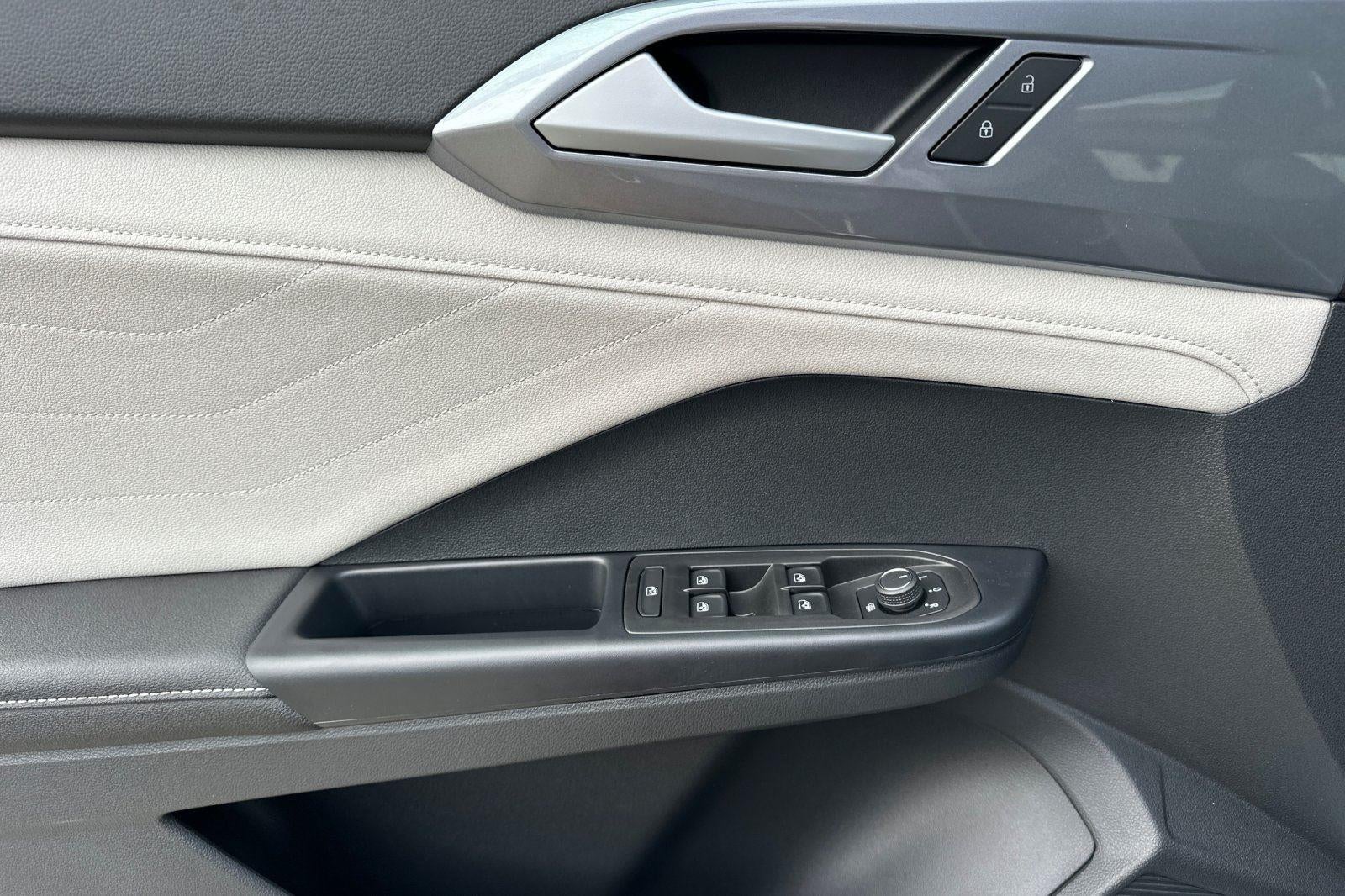 2026 Volkswagen Taos SEL