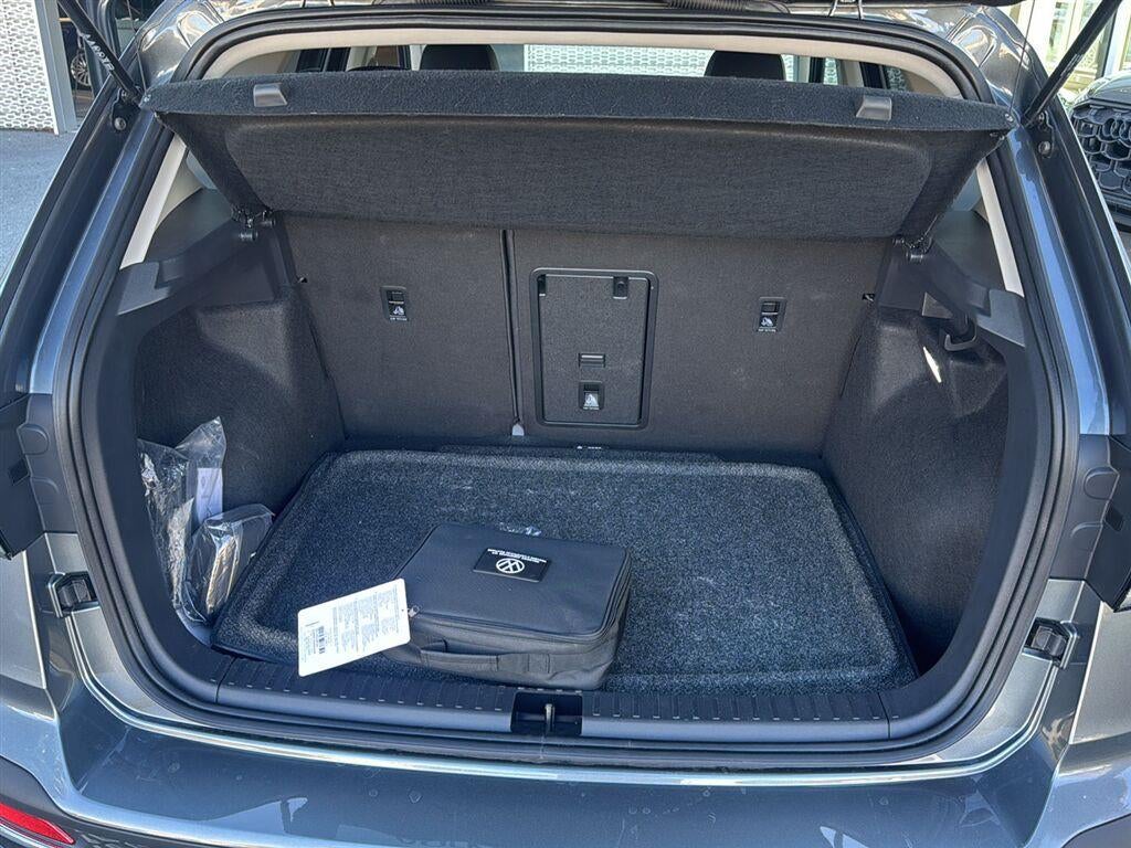 2026 Volkswagen Taos SEL
