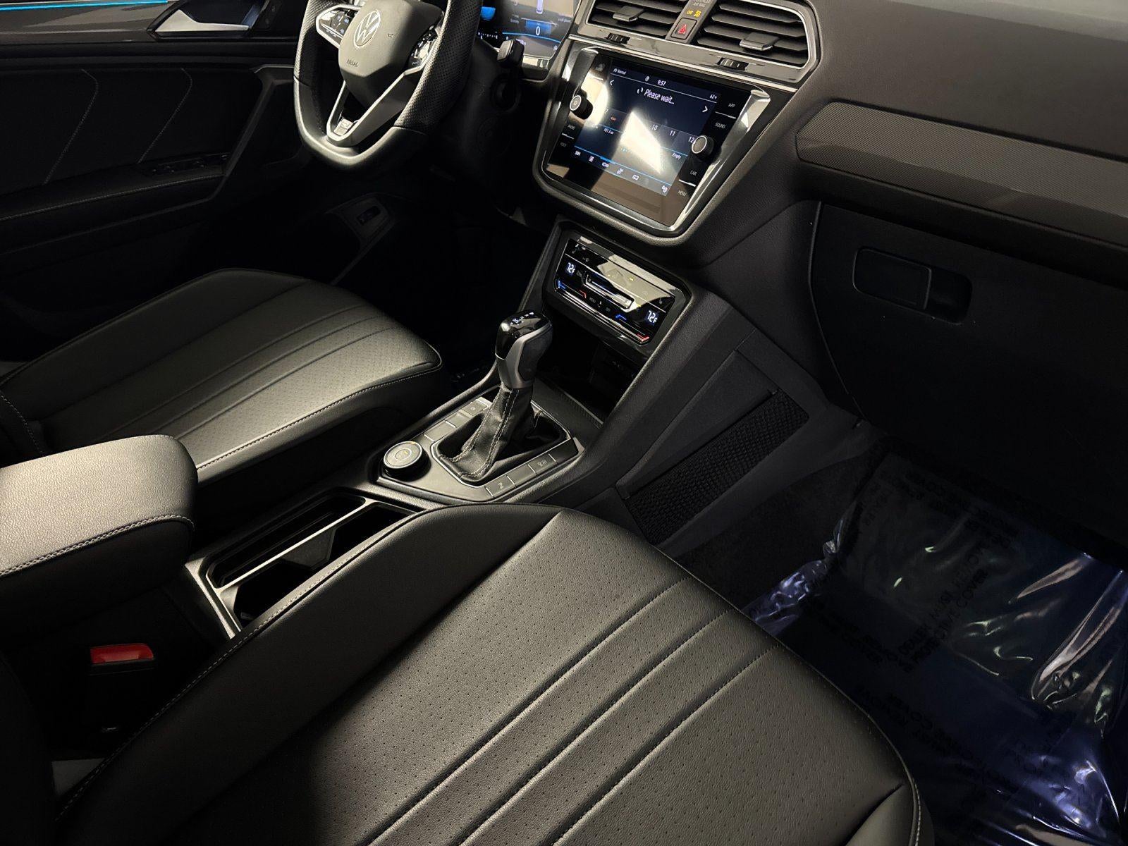 2024 Volkswagen Tiguan SE R-Line Black