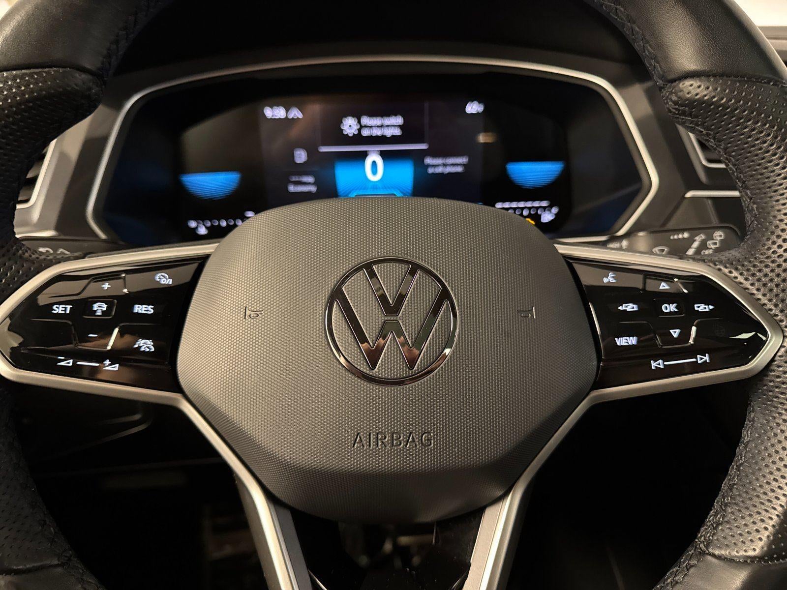 2024 Volkswagen Tiguan SE R-Line Black