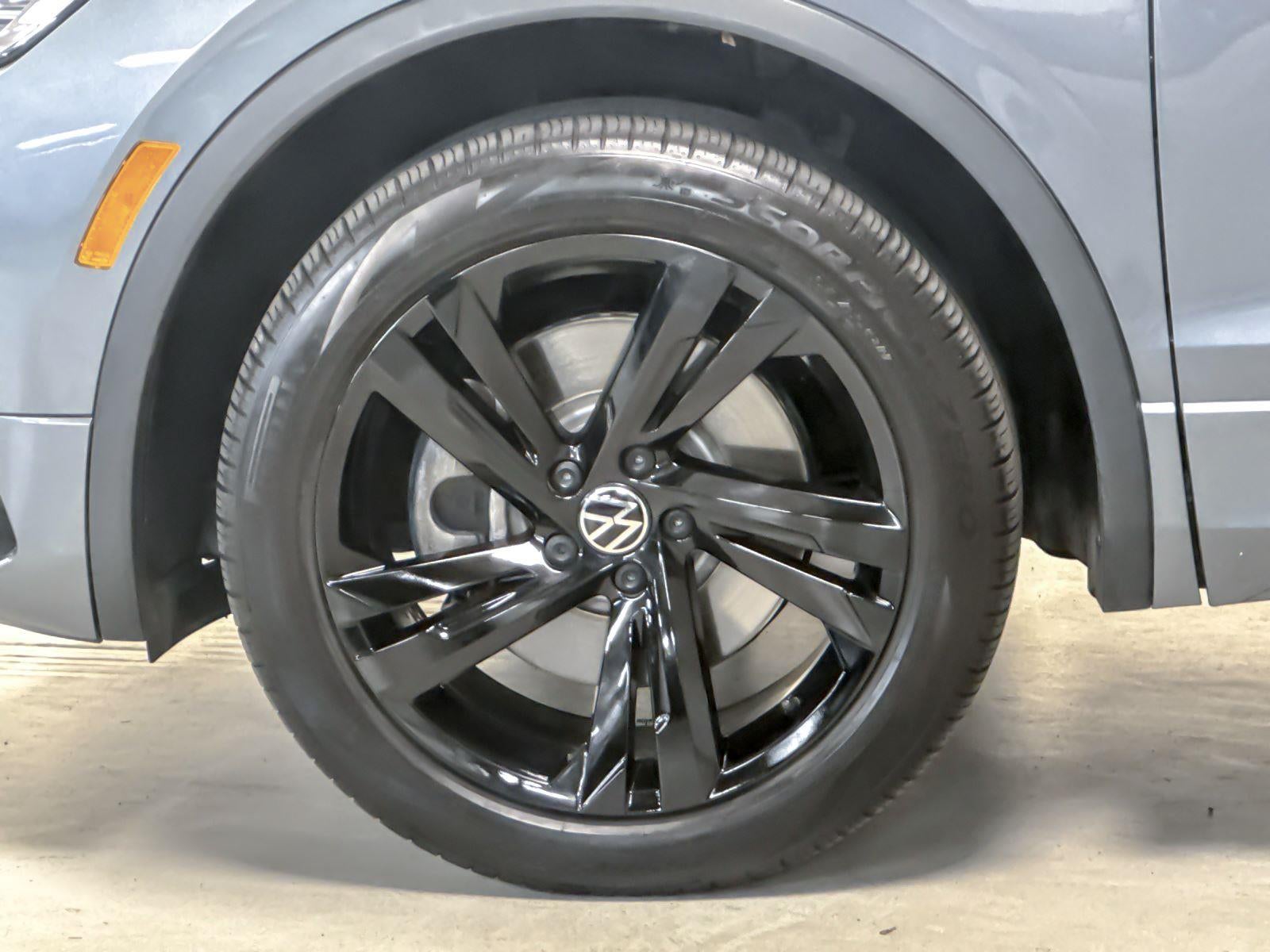 2024 Volkswagen Tiguan SE R-Line Black