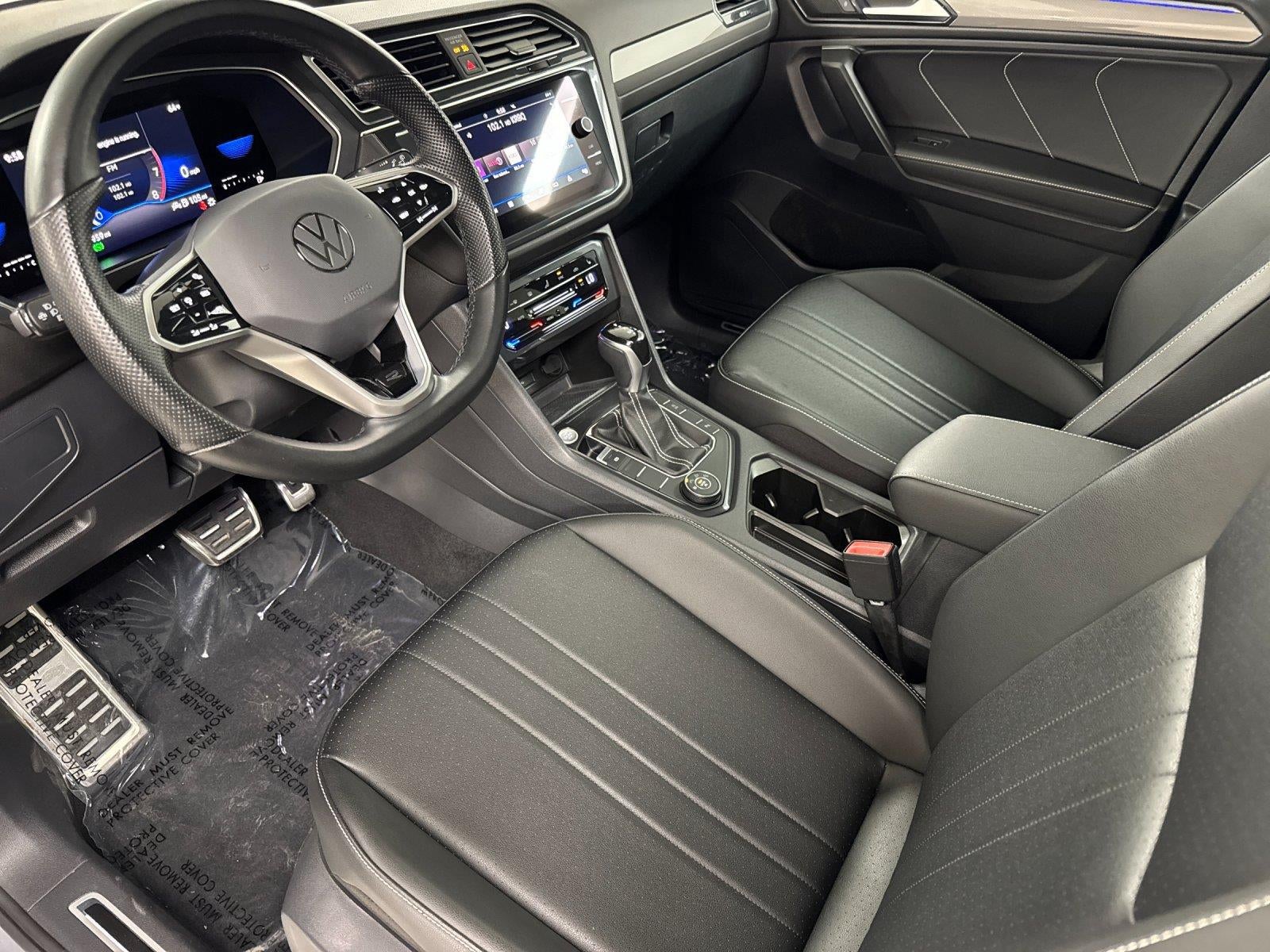 2023 Volkswagen Tiguan SE R-Line Black
