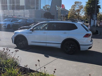 2024 Volkswagen Tiguan SE R-Line Black