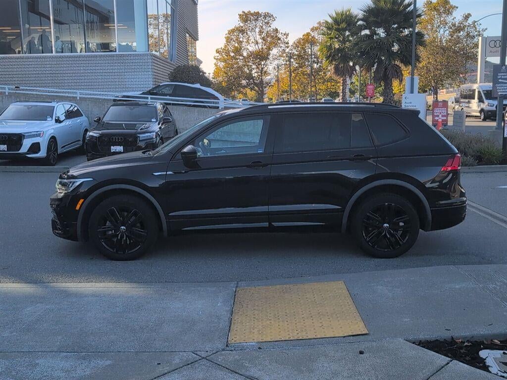 2022 Volkswagen Tiguan SE R-Line Black