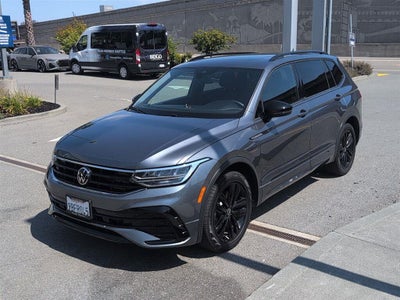 2022 Volkswagen Tiguan SE R-Line Black