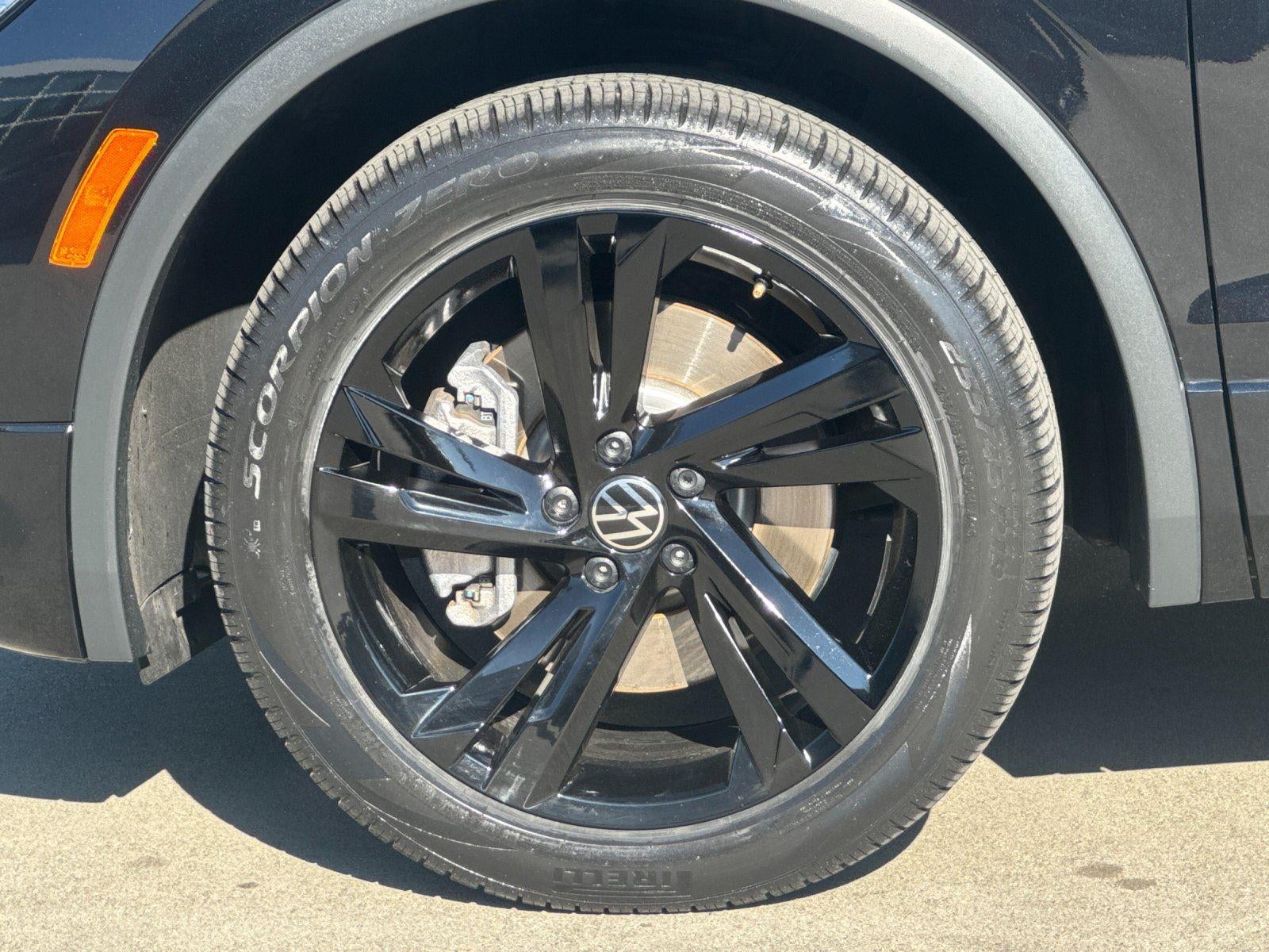 2023 Volkswagen Tiguan SE R-Line Black