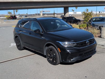 2023 Volkswagen Tiguan SE R-Line Black