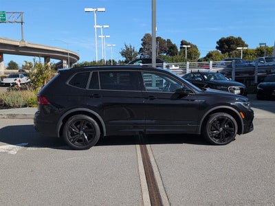 2023 Volkswagen Tiguan SE R-Line Black