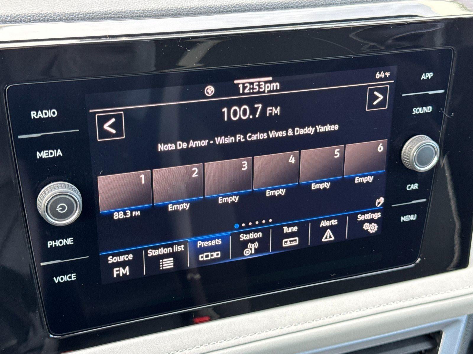 2025 Volkswagen Taos SE