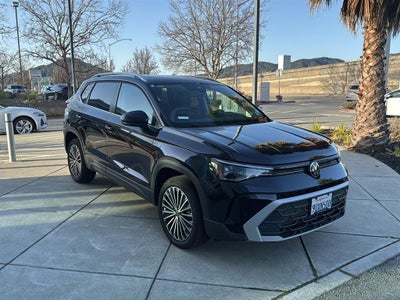 2025 Volkswagen Taos SE