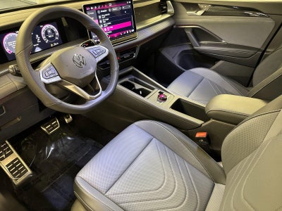 2026 Volkswagen Tiguan SE R-Line Black