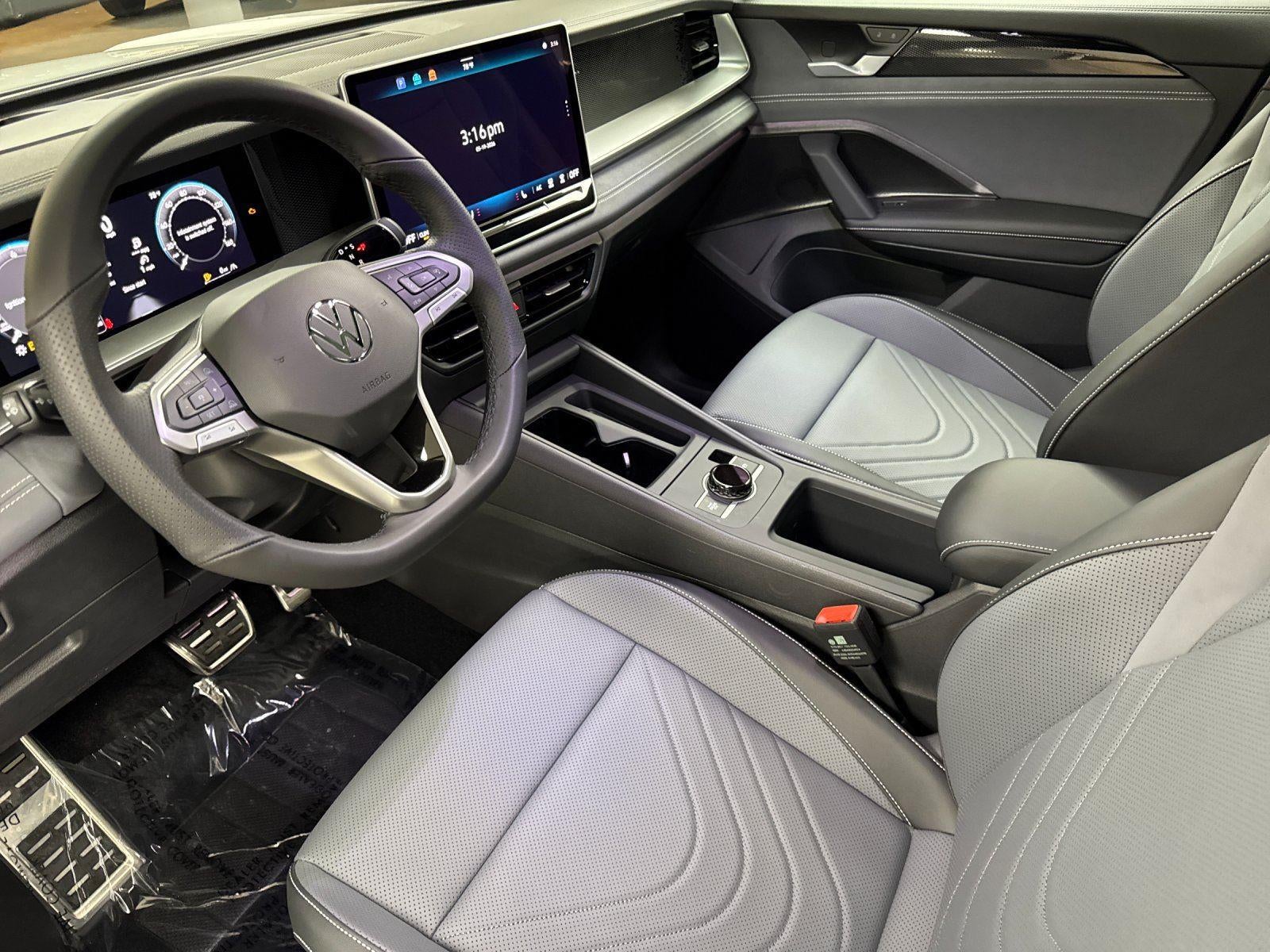 2026 Volkswagen Tiguan SE R-Line Black