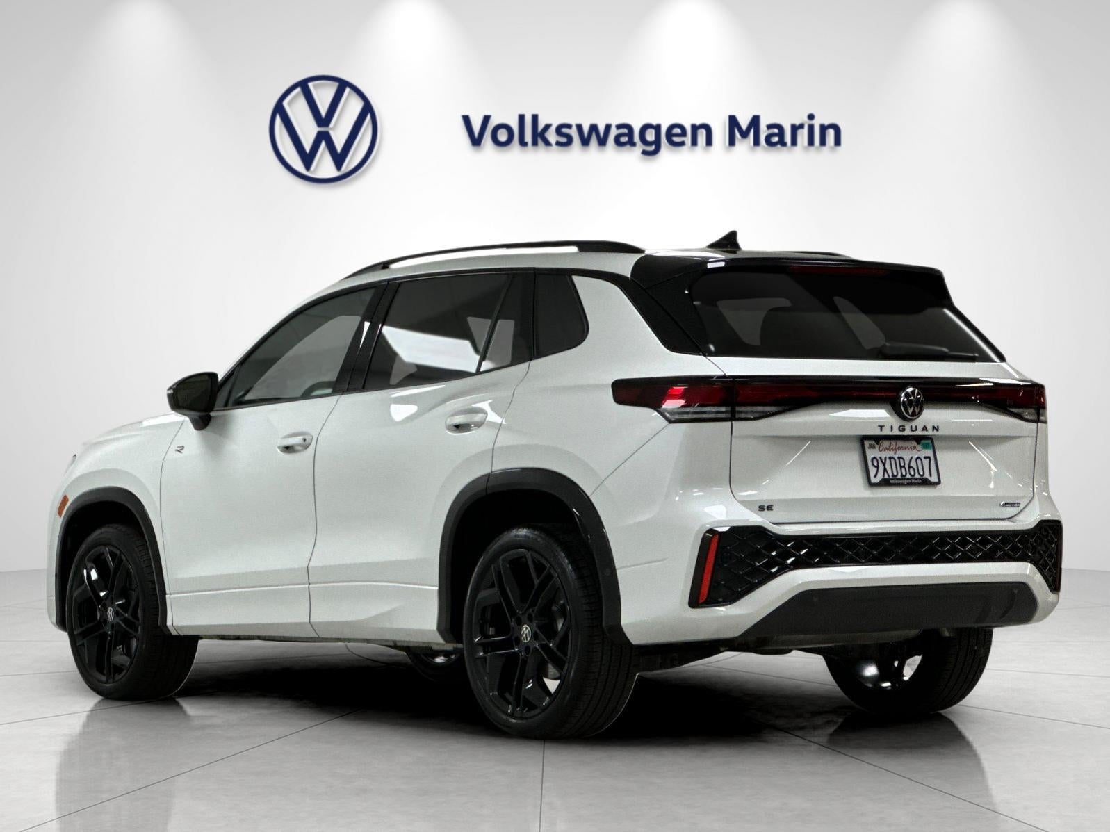2026 Volkswagen Tiguan SE R-Line Black