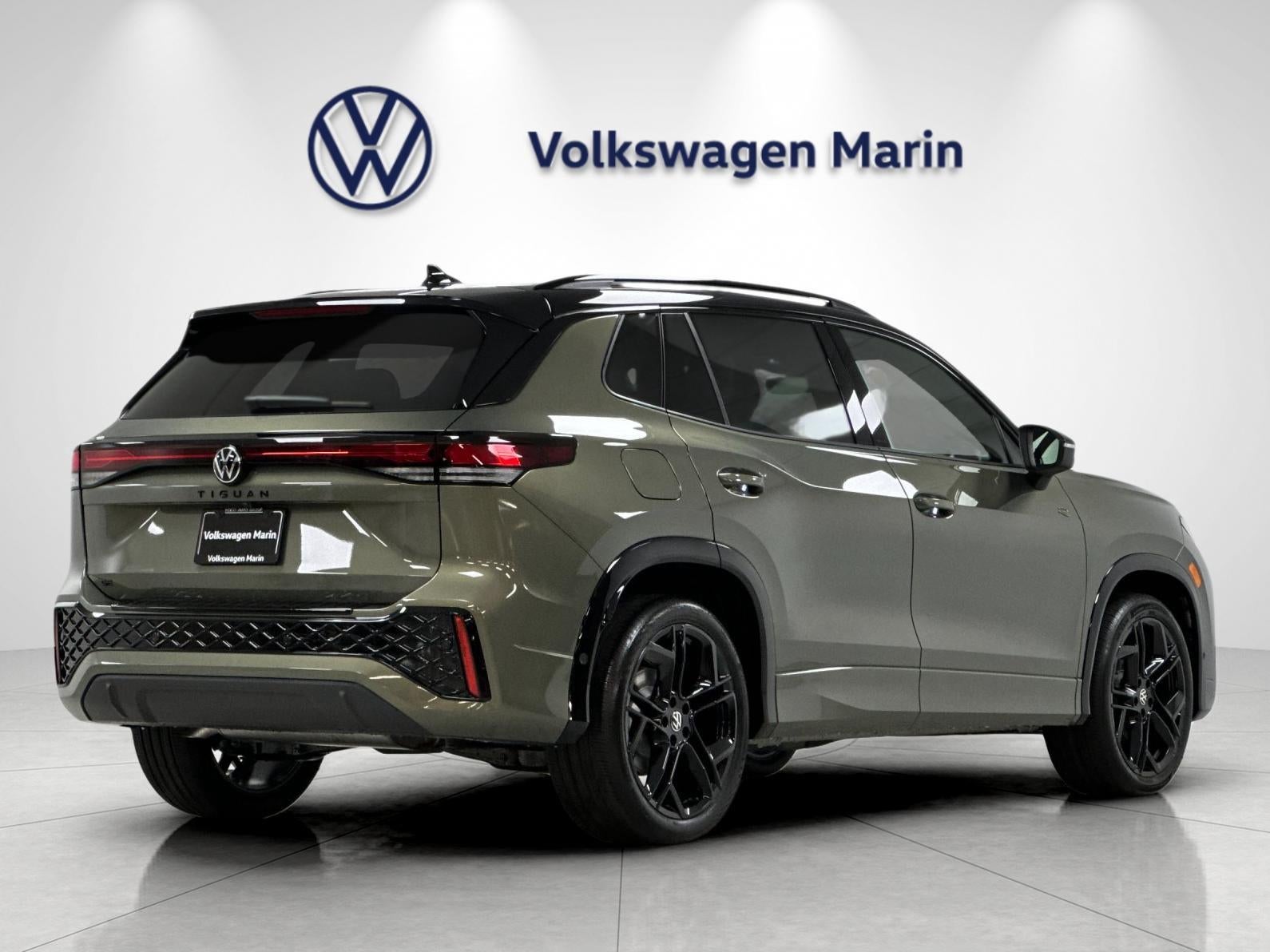 2026 Volkswagen Tiguan SE R-Line Black