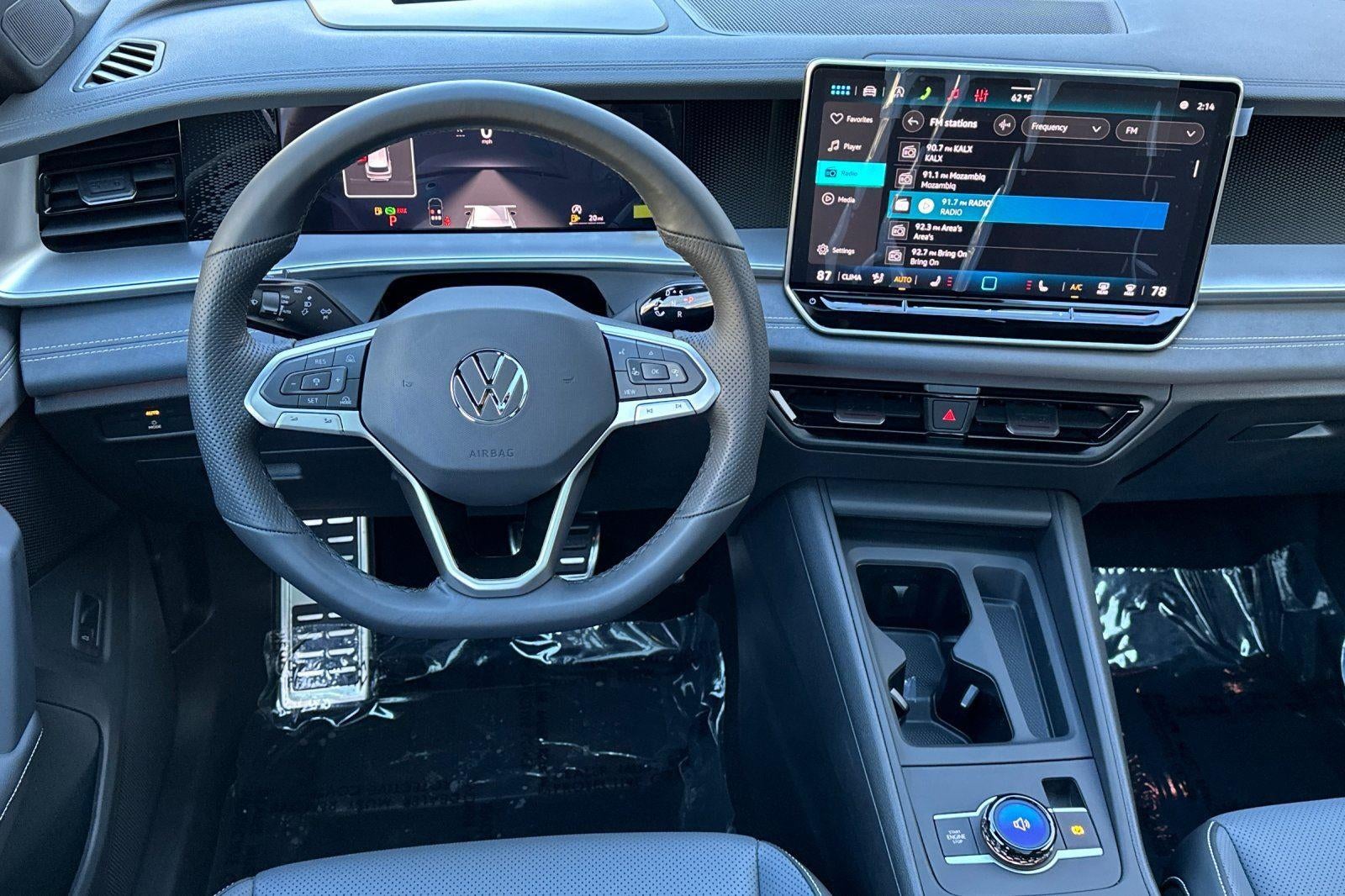 2026 Volkswagen Tiguan SE R-Line Black