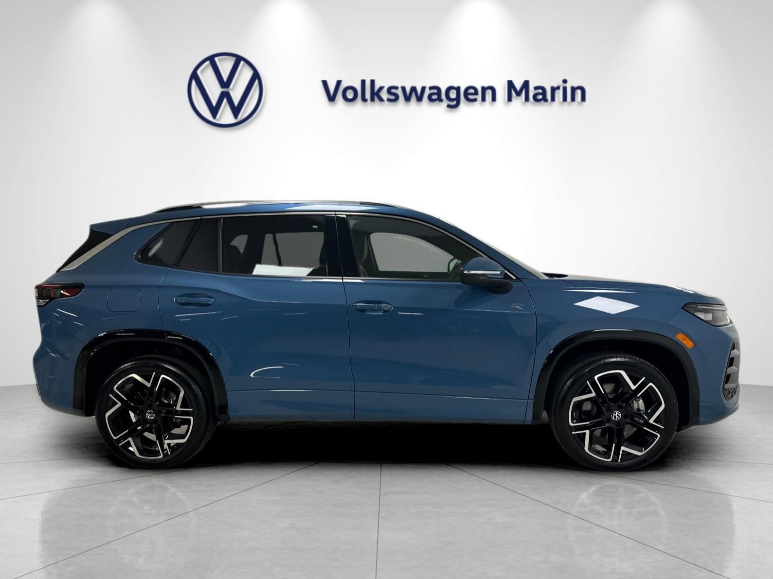 2027 Volkswagen Tiguan SEL R-Line Turbo