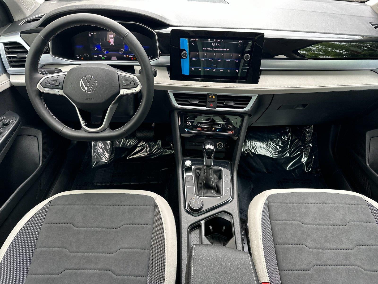 2026 Volkswagen Taos SE