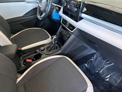 2025 Volkswagen Taos SE