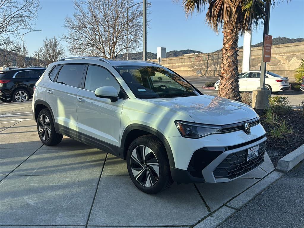 2025 Volkswagen Taos SE