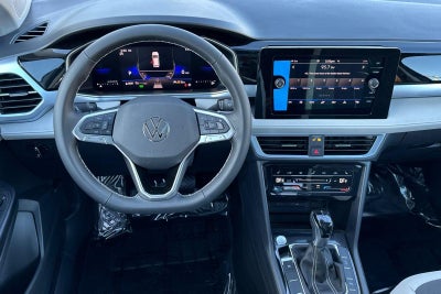 2026 Volkswagen Taos SE