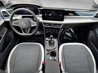 2025 Volkswagen Taos SE