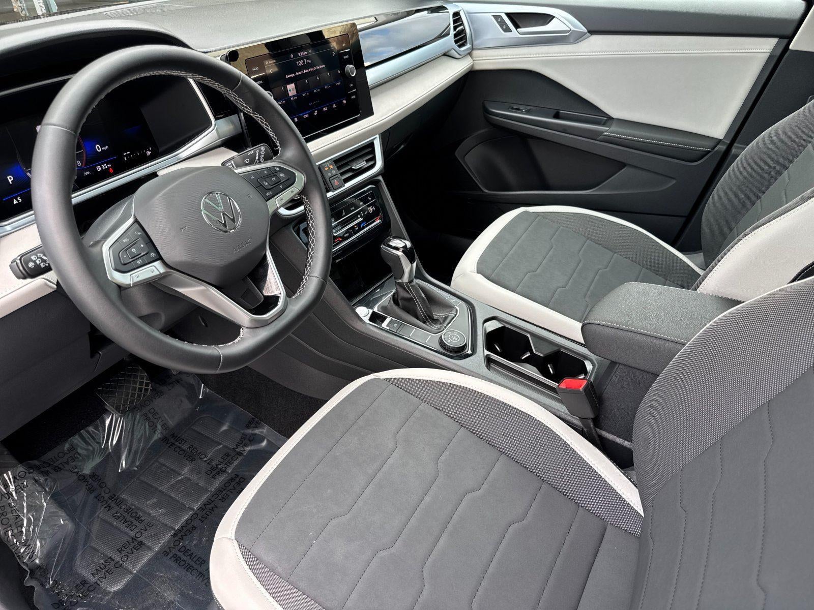 2025 Volkswagen Taos SE