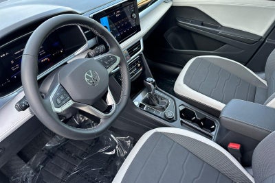 2026 Volkswagen Taos SE