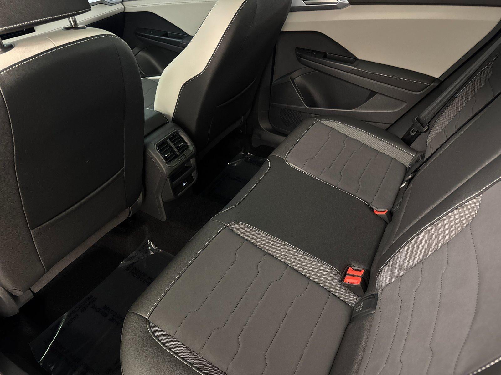 2025 Volkswagen Taos SE