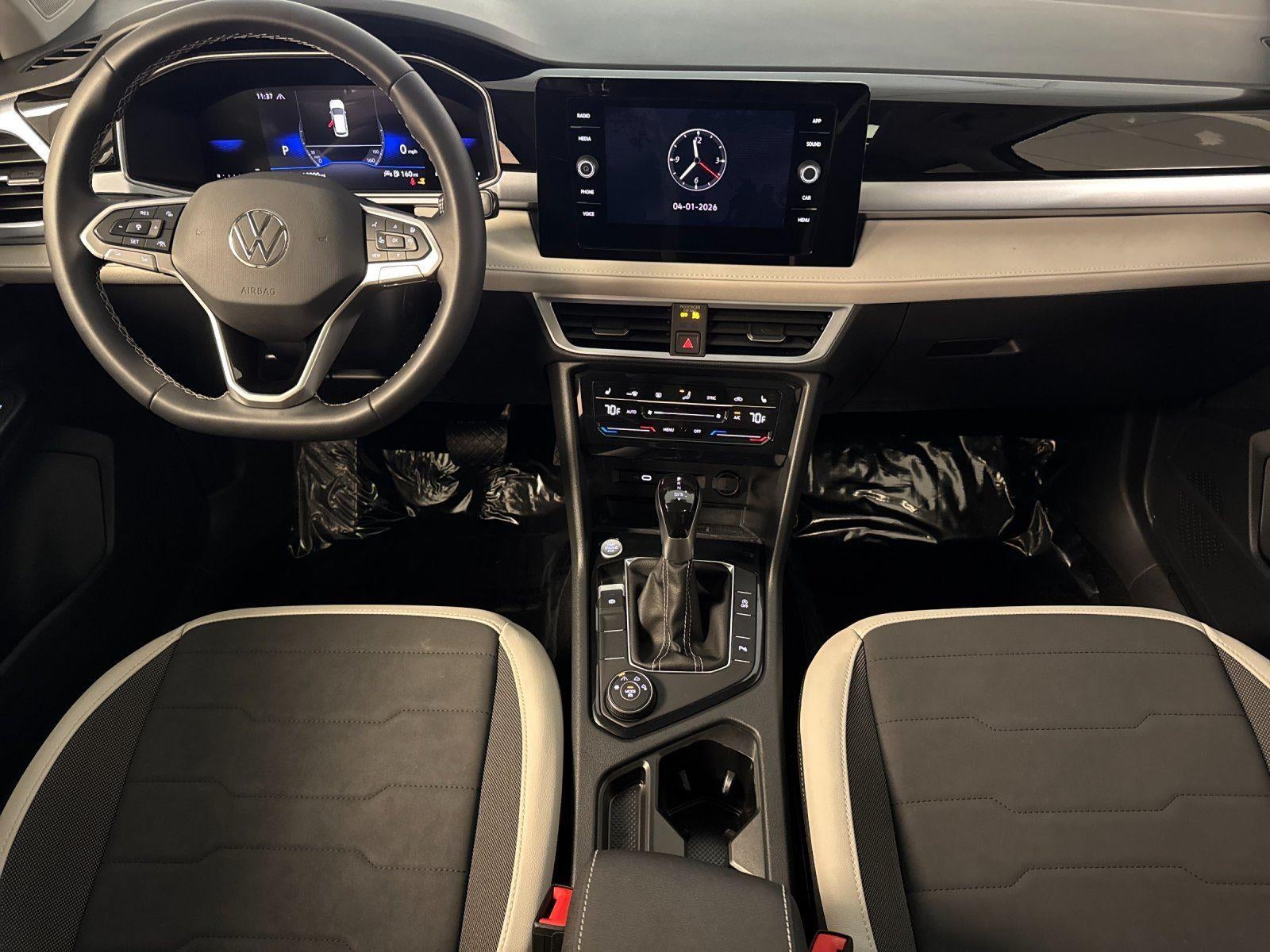 2025 Volkswagen Taos SE