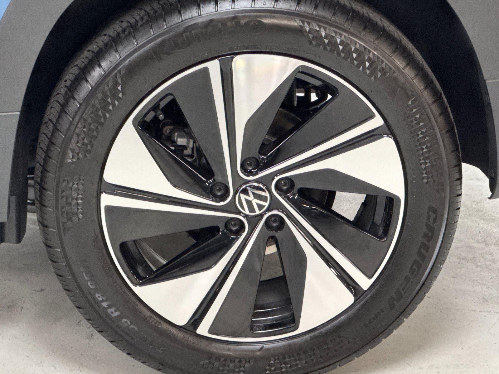2026 Volkswagen Taos SE