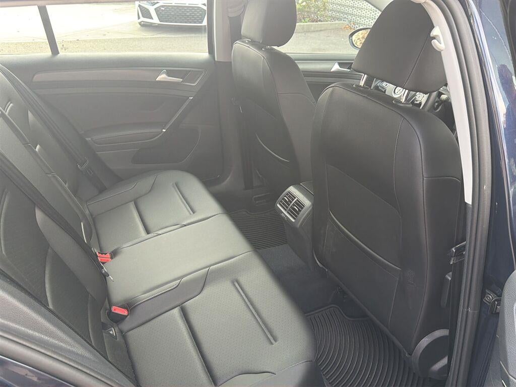 2018 Volkswagen Golf SportWagen SE