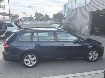 2018 Volkswagen Golf SportWagen SE