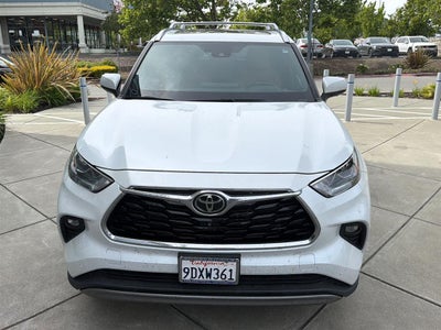 2022 Toyota Highlander Platinum