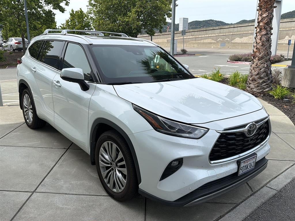 2022 Toyota Highlander Platinum