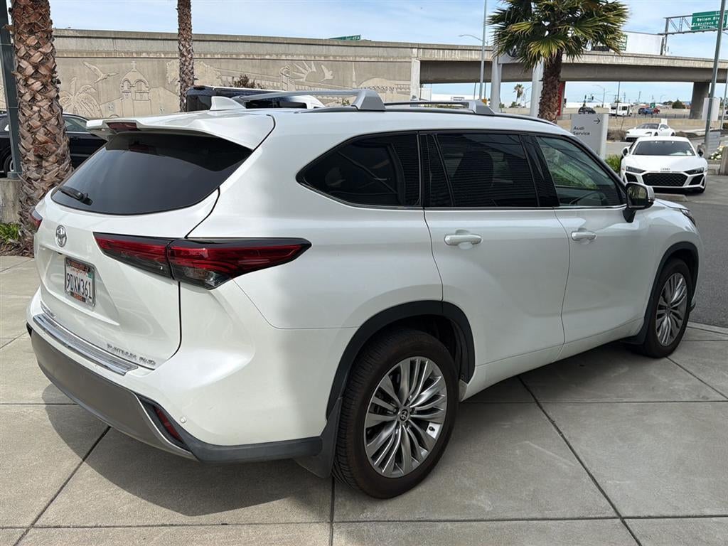 2022 Toyota Highlander Platinum