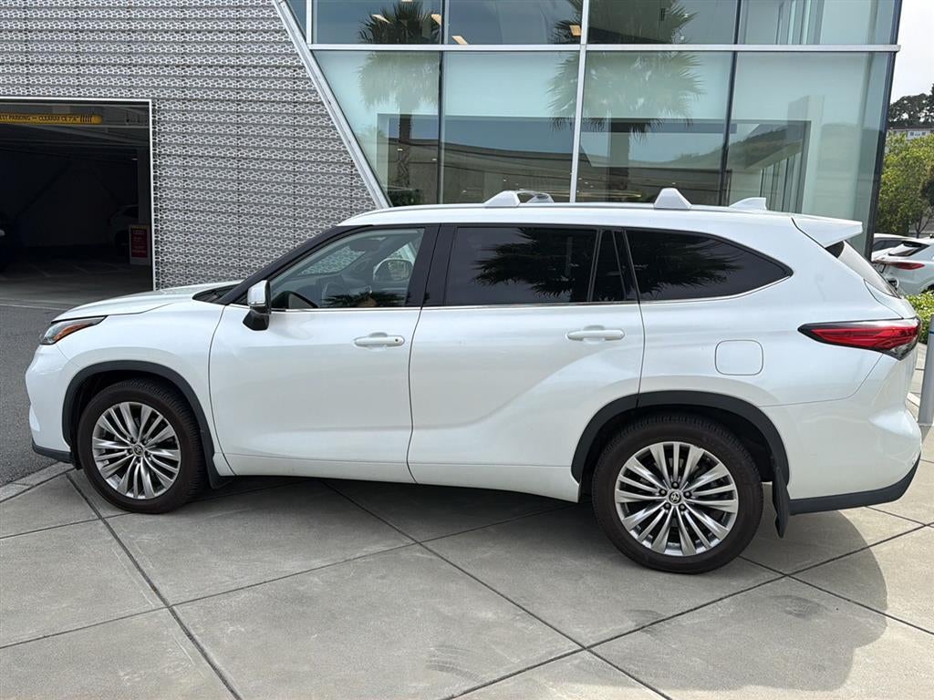 2022 Toyota Highlander Platinum
