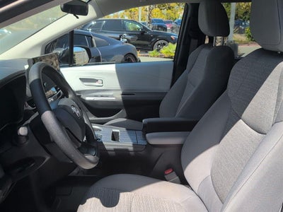 2025 Toyota Sienna LE 8-Passenger