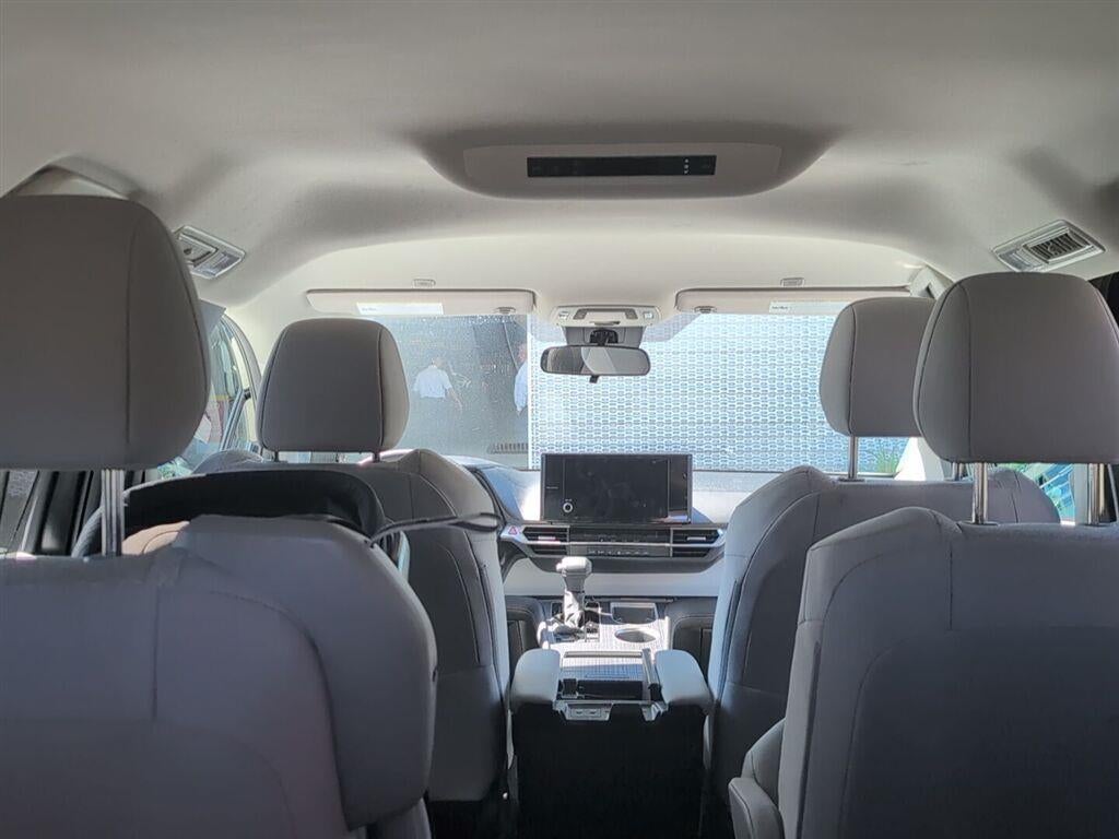 2025 Toyota Sienna LE 8-Passenger