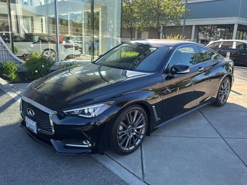2017 INFINITI Q60 Sport